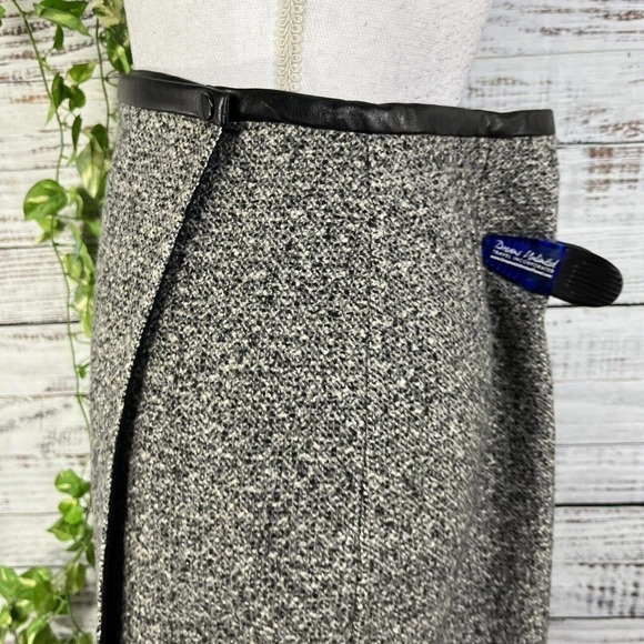 Worth Skirt size 4 Black Gray Wool Tweed Wrap Knee Faux Leather Career Modest - Picture 10 of 13